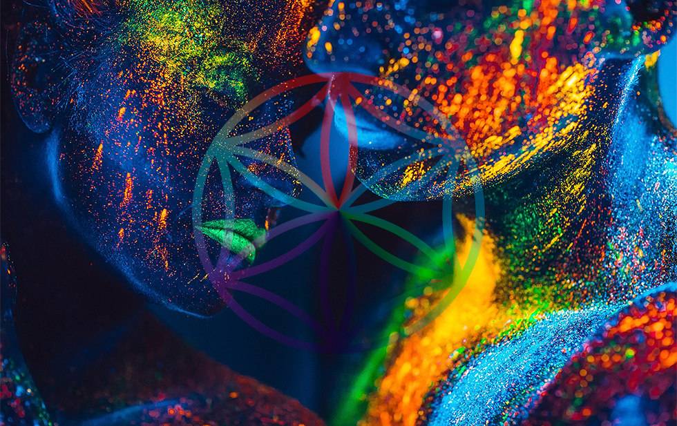 MarketingLens-Creative_Design-people_are_colored_fluorescent